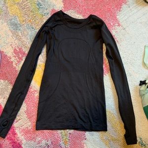 lululemon size 4 black long sleeve